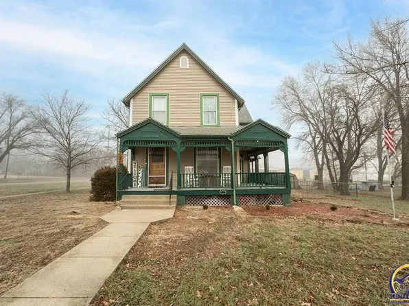 142 W Fremont Ave, Burlingame, KS 66413