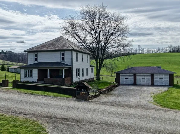 7506 Roy Andrews Rd NW, New Philadelphia, OH 44663