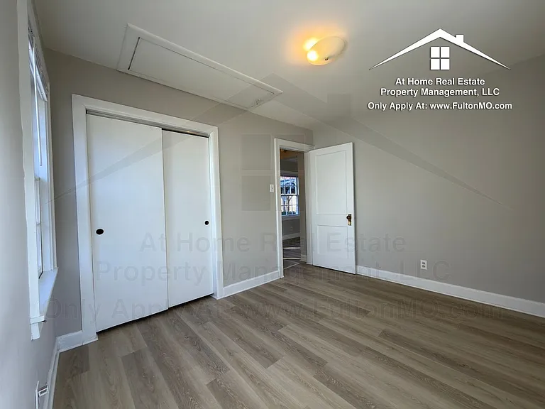709 N 7th St — Photo 14