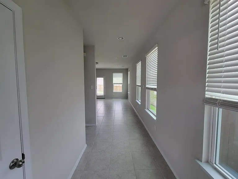 11300 Lago De Garda Dr — Photo 2
