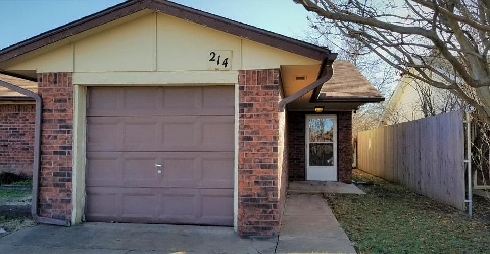1st image of 214 Skylark Ct
