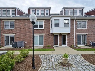 142 Quincy Shore Dr Unit 142, Quincy, MA, 02171
