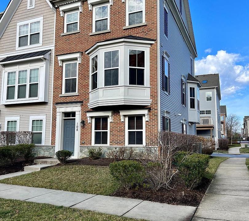 1st image of 108 Vanguard Ln