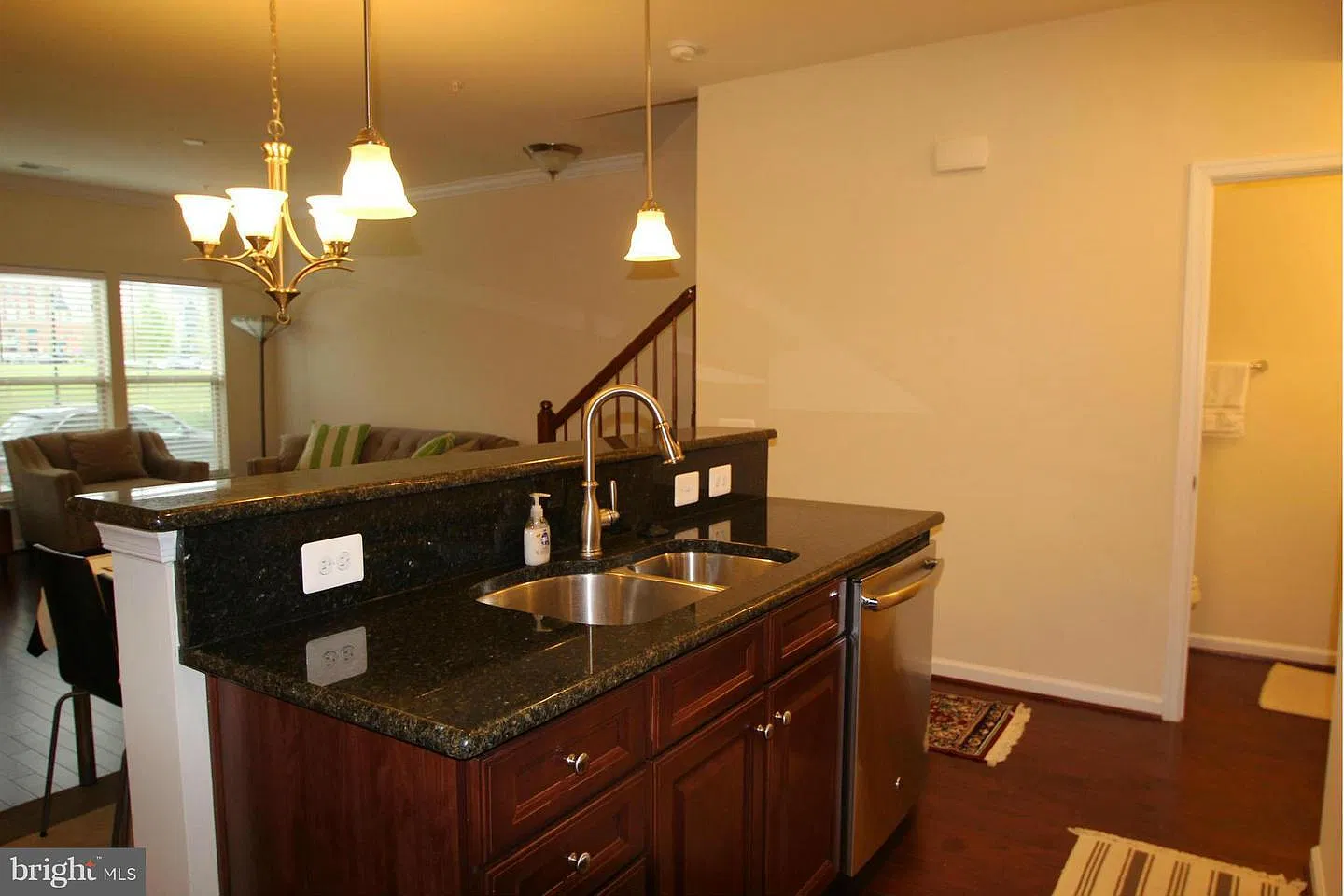 3 bed, 2.5 bath, 1753 sqft, $2,988 — Photo 3