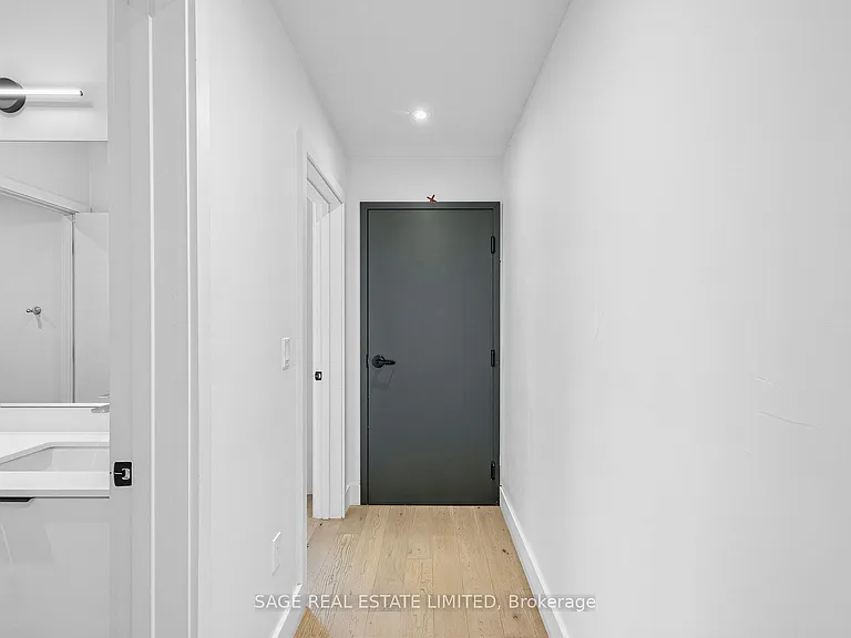 909 Castlefield Ave #1 — Photo 6
