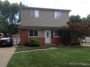 22624 Hoffman St, Saint Clair Shores, MI 48082