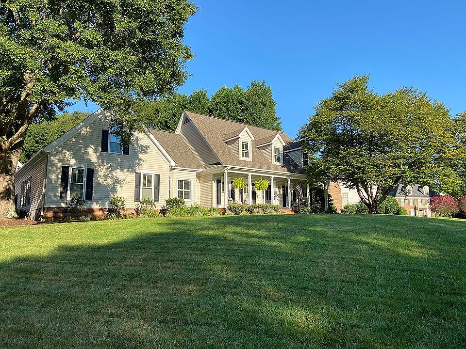 2nd image of 343 Parkside Dr