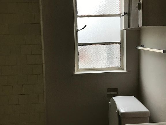 5th image of 1235 N Detroit St #1