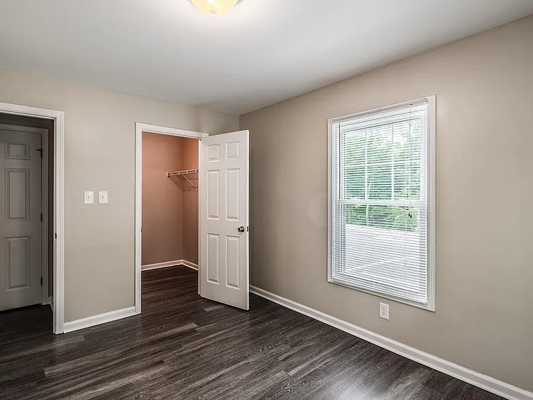 Forest View Apartments — Photo 5