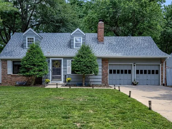 3520 W 47th Ter, Roeland Park, KS 66205