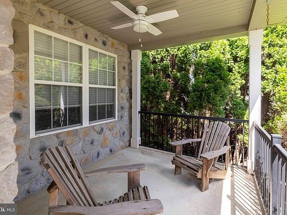 3rd image of 212 Somerset Cir