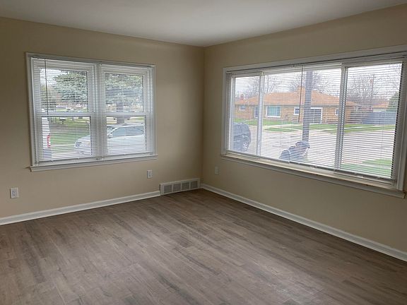 4th image of 17301 Keppen Ave