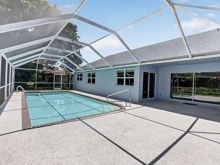1378 NW 13th Ct — Photo 43