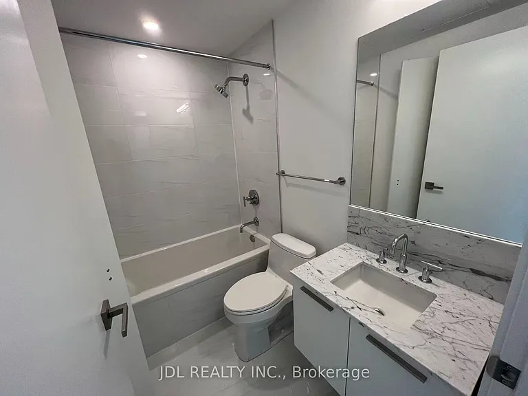 3 Gloucester St #3203 — Photo 8