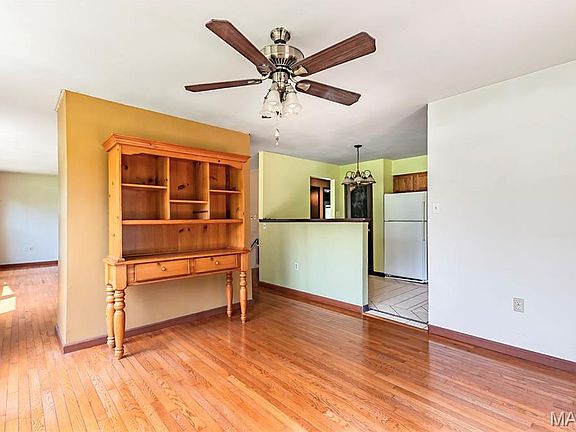 11th image of 71 Shady Oaks Dr