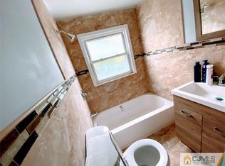 34 Bender Ave, Iselin, NJ 08830