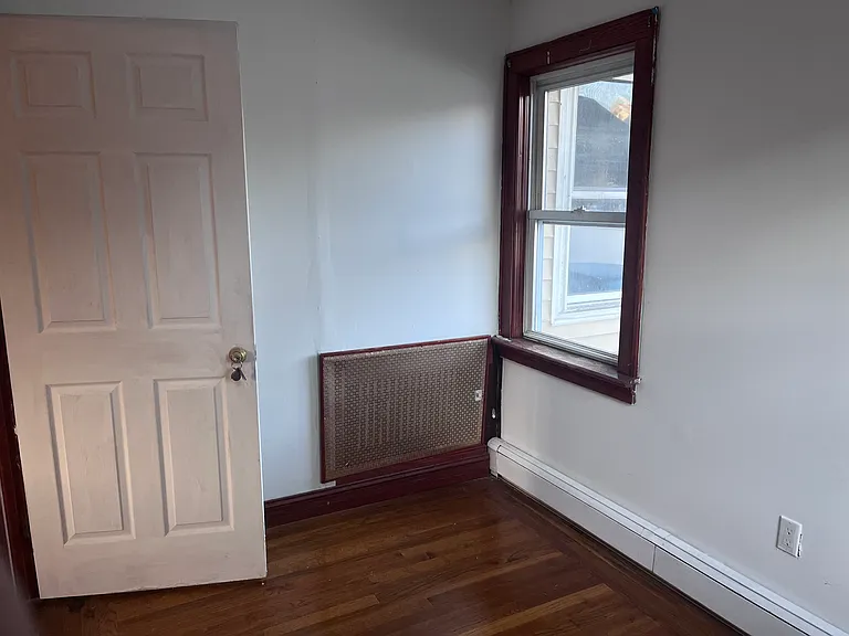 103 E Saint Marks Pl #1 — Photo 18