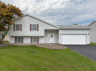122 Limerick Ln, Rochester, NY 14606