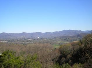 292 Roberts Mountain Rd, Clyde, NC 28721