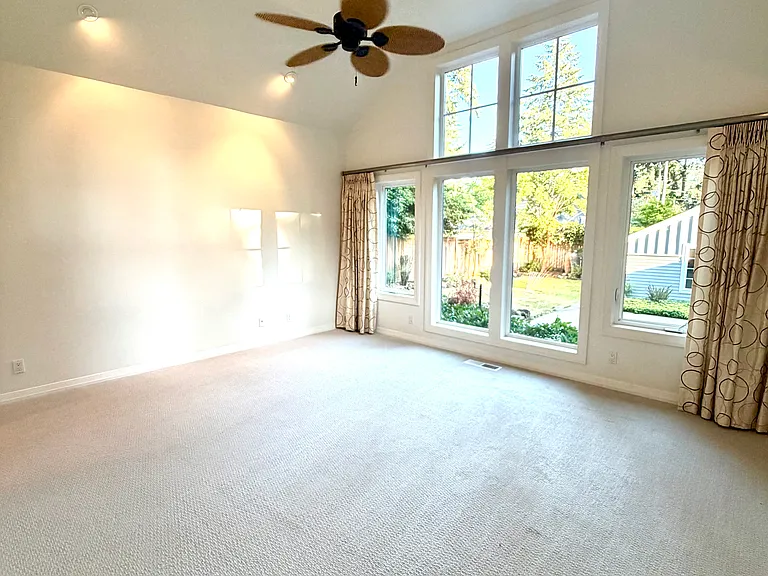 172 Middlecrest Rd — Photo 30
