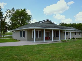 7491 N Shipley Rd, Dundas, IL 62425