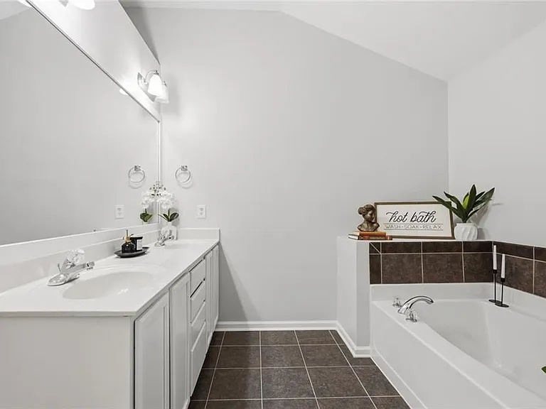 2148 Splitrail Trl — Photo 41