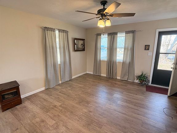 5th image of 816 E 7th St