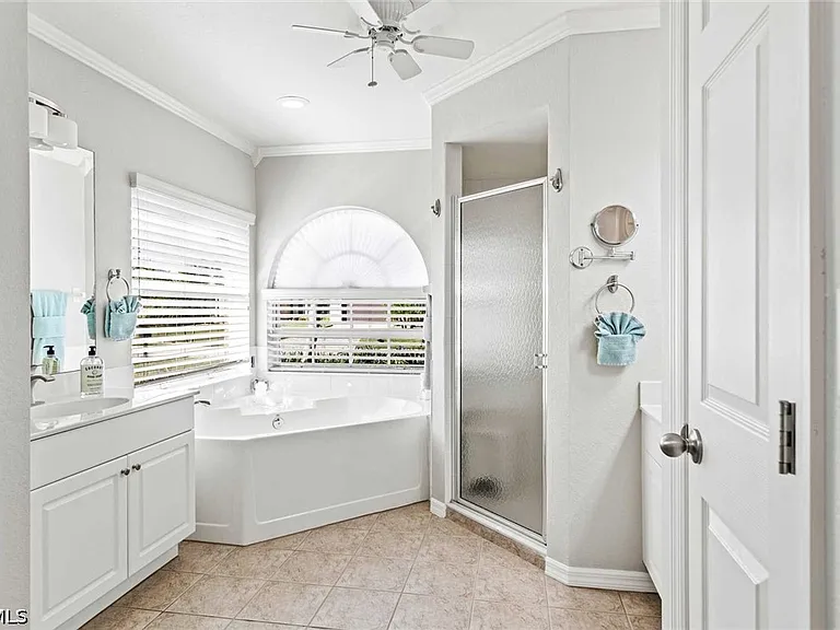 4131 SW 17th Pl — Photo 12