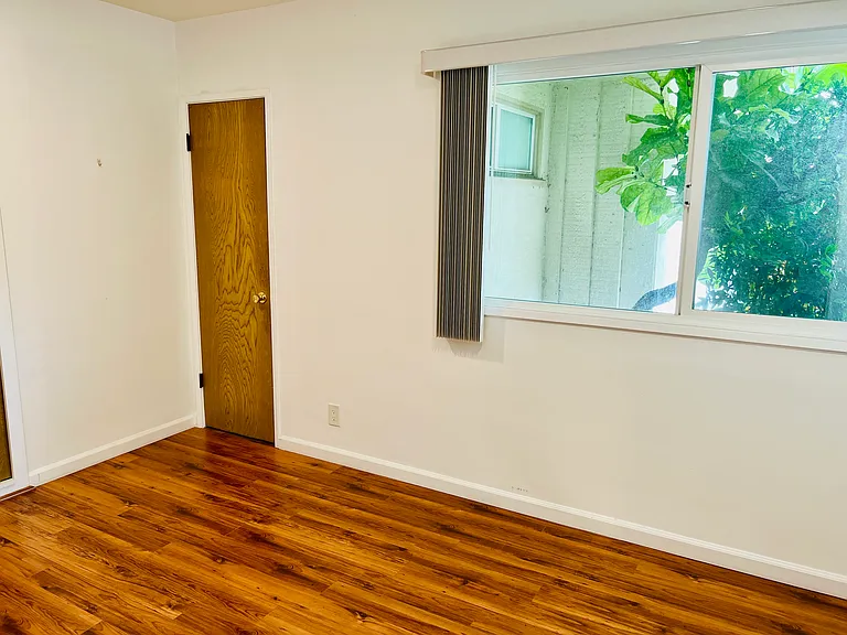 2100 Brightwood St — Photo 35