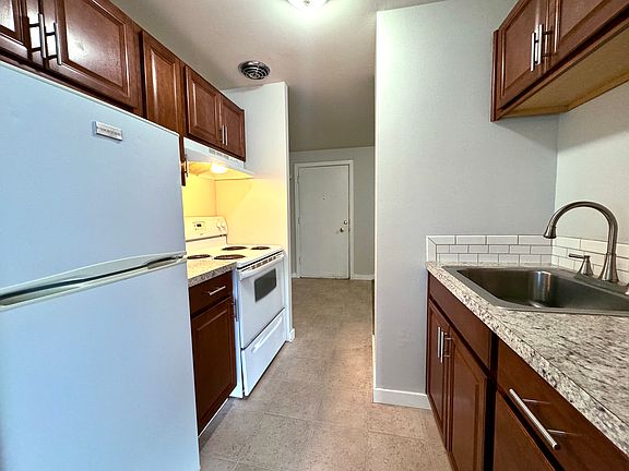 5th image of 101 Boylston Ave E APT 29