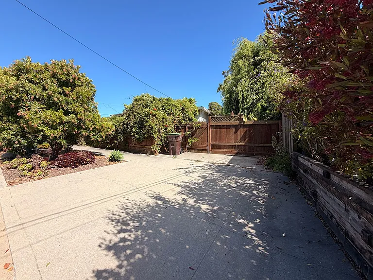 502 Errett Cir — Photo 3