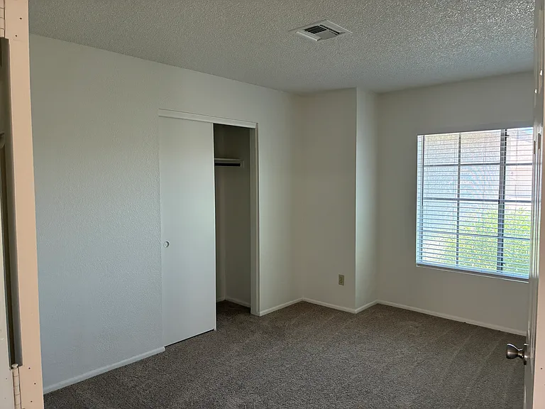 10820 W Wagon Wheel Dr — Photo 9
