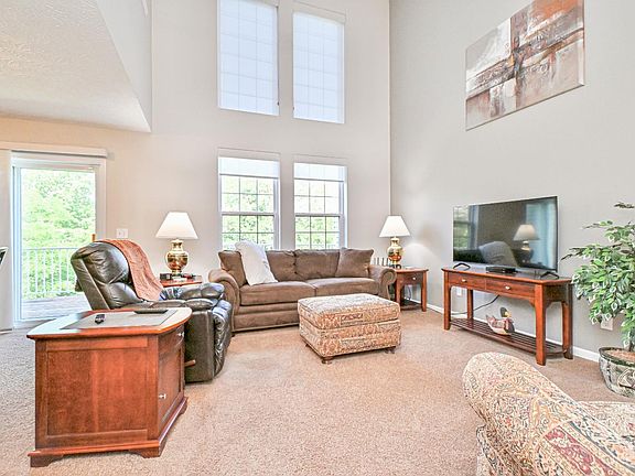 3rd image of 5795 Heights Ct