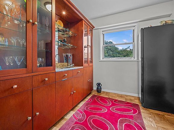 5th image of 750 Kappock St APT 405