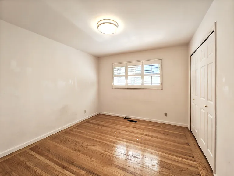 1138 Laureles Dr — Photo 10