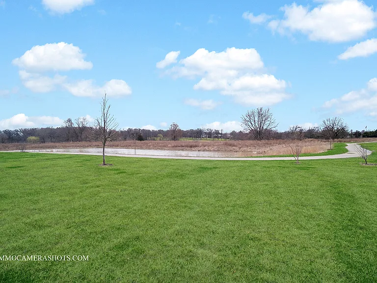1398 Kessler Dr — Photo 32