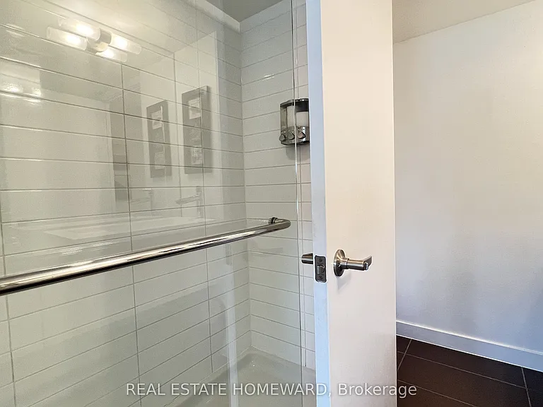38 Dan Leckie Way #1512 — Photo 18