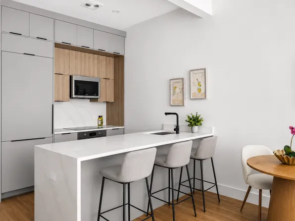 106 Graham Avenue image 1 of 5