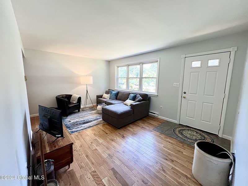 4th image of 73 Joyce Street