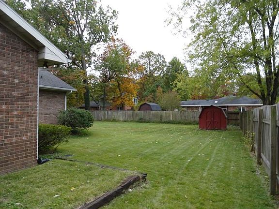 5th image of 3913 Eastbrooke Dr
