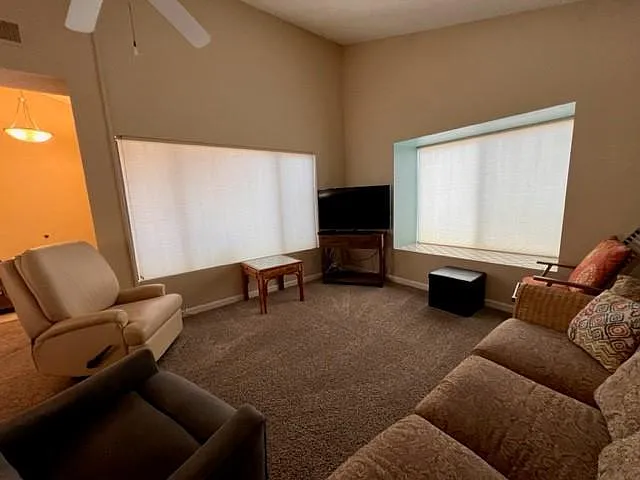 201 Riverfront Dr #9 — Photo 3