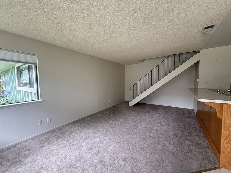 922 Ponselle Ln #3 — Photo 7