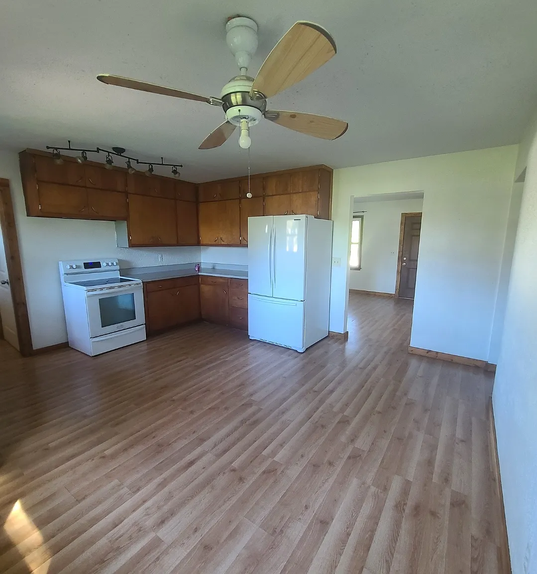 2 bed, 950 sqft, $1,200 — Photo 4