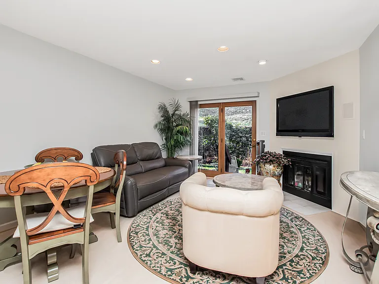 8 Davids Ln — Photo 4
