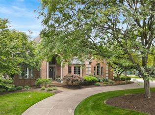 7202 Meadowlands Ave NW, North Canton, OH 44720