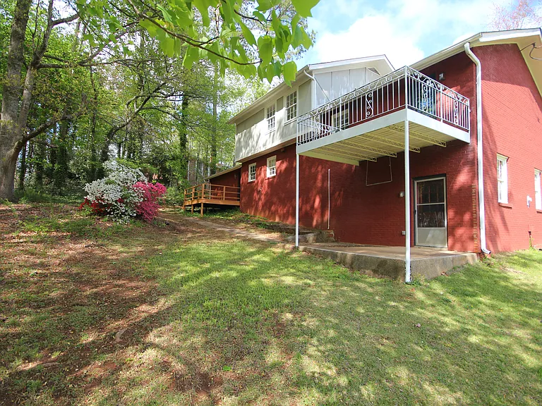 721 Greenleaf Dr — Photo 19