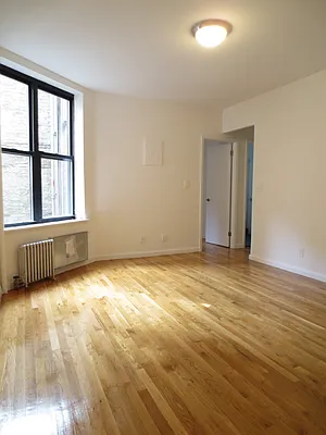 Rented by Waverly Realty Associates | media 4