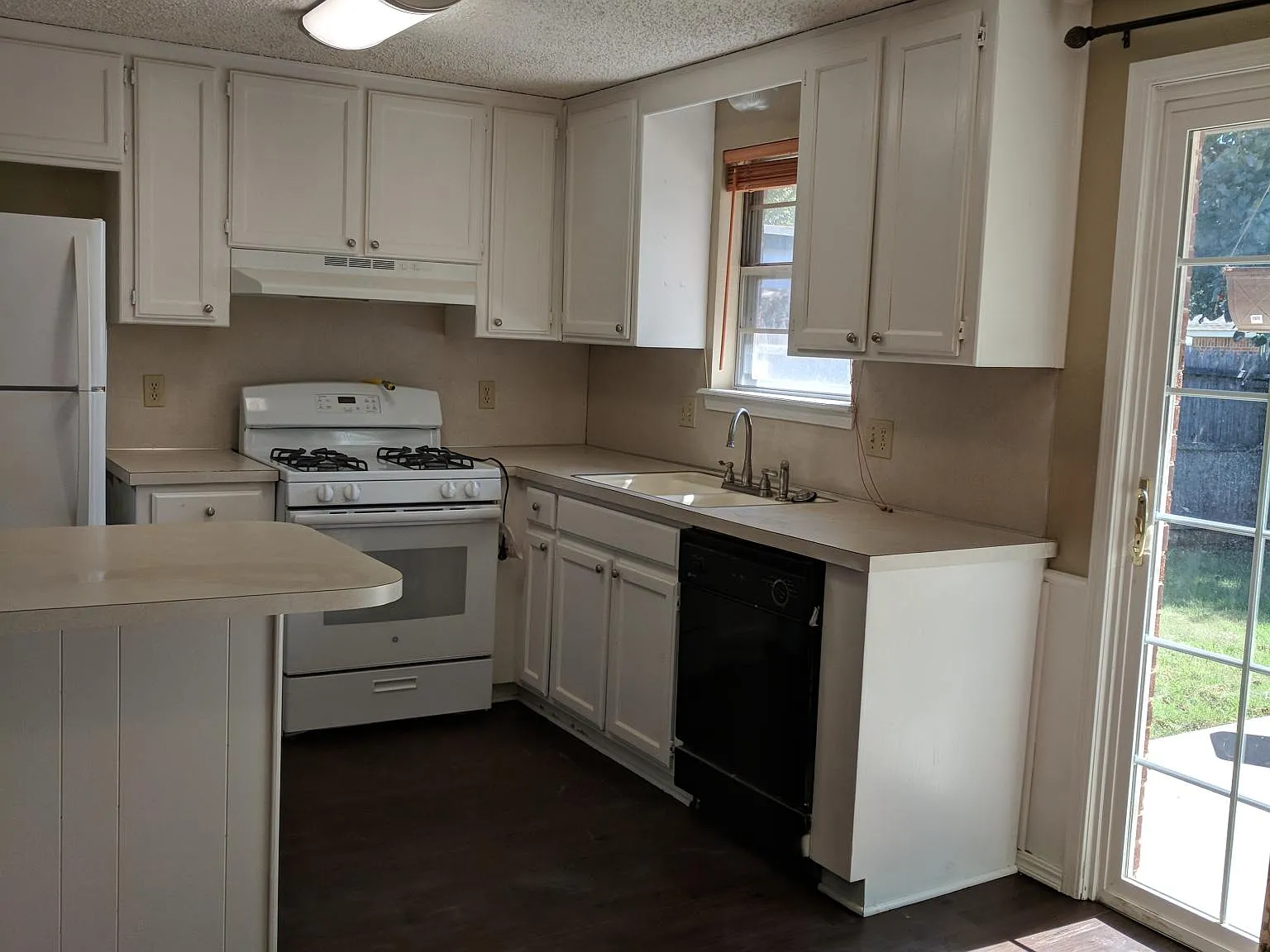 2 bed, 903 sqft, $1,000 — Photo 4