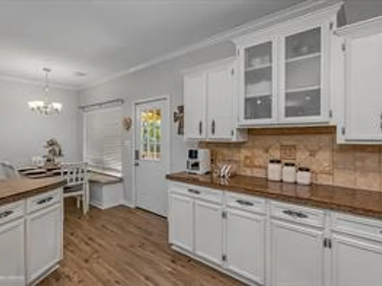 6339 Westwood Rd — Photo 10