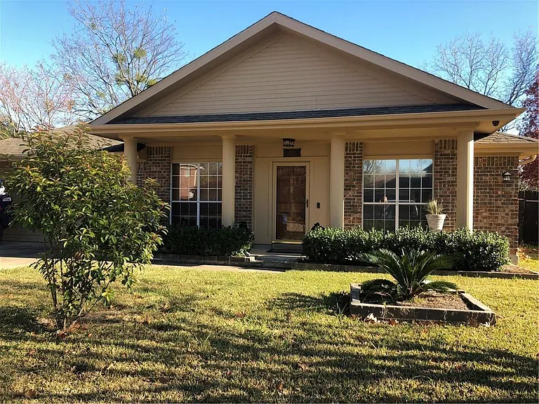 11605 Loweswater Ln — Photo 1